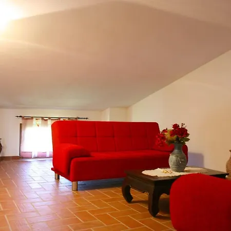 Fratticciola Sleeps 6 Pool Air Con Wifi Apartment *