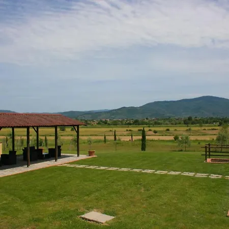 Fratticciola Sleeps 6 Pool Air Con Wifi *