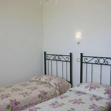 Fratticciola Sleeps 6 Pool Air Con Wifi *